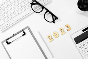 Learn about major changes to 1099 and W2 form filing for the 2023 tax year - discountefile.com
